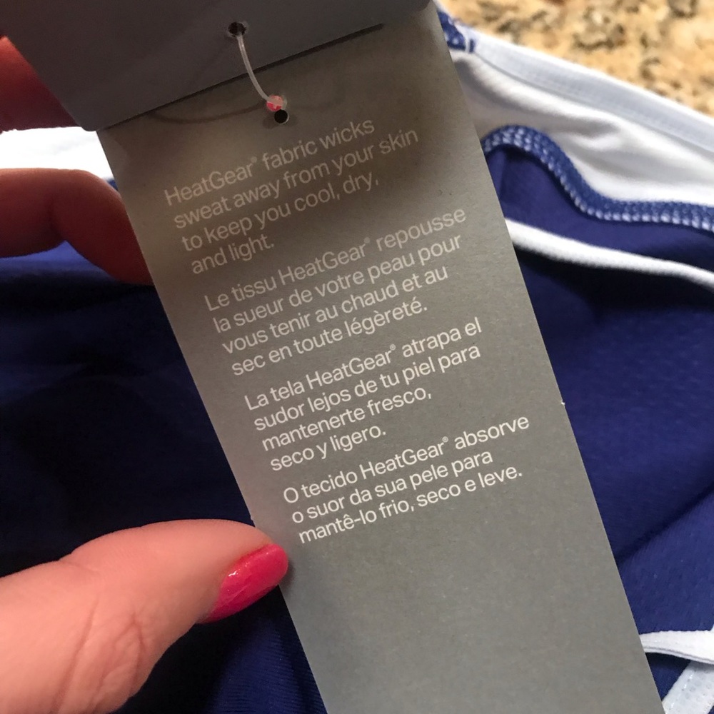 Under Armour CoolSwitch Workout Top - Picture 6 of 6